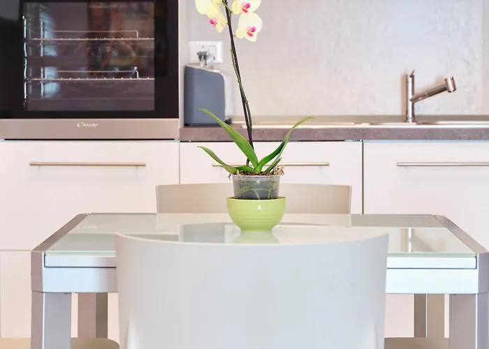 Casa Ierardi - アパート アローナ